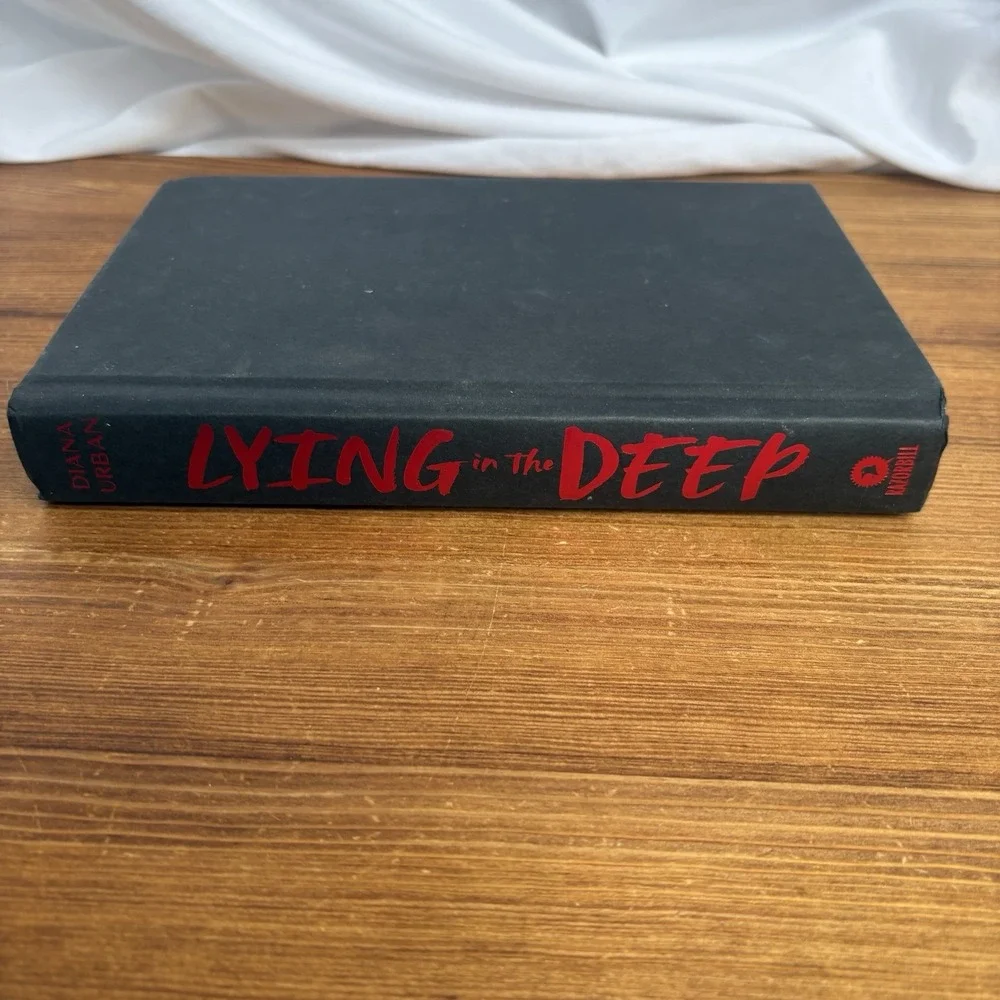Lying in the Deep Diana Urban Hardcover YA Thriller Mystery Book